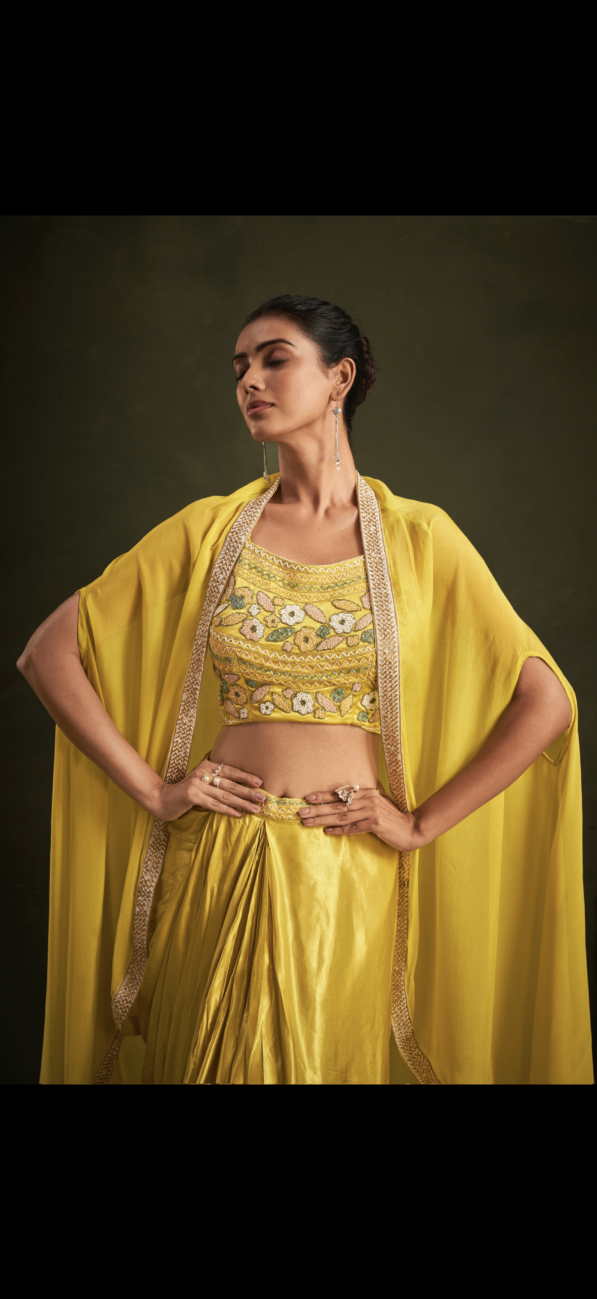 UMRAO - Crop Top Pallazo & Jacket