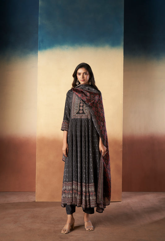 Pure Crepe Black Kalidar